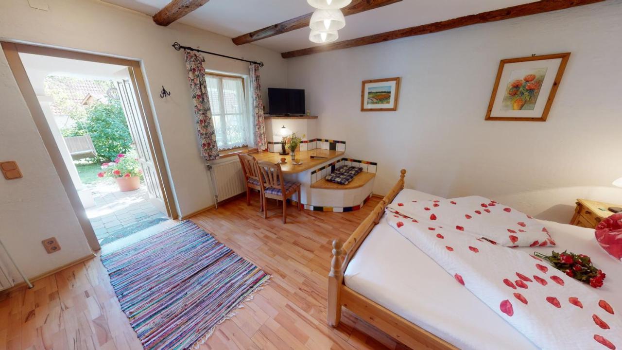 Weingut Bohrn Himmelbett Otel Herrnbaumgarten Dış mekan fotoğraf