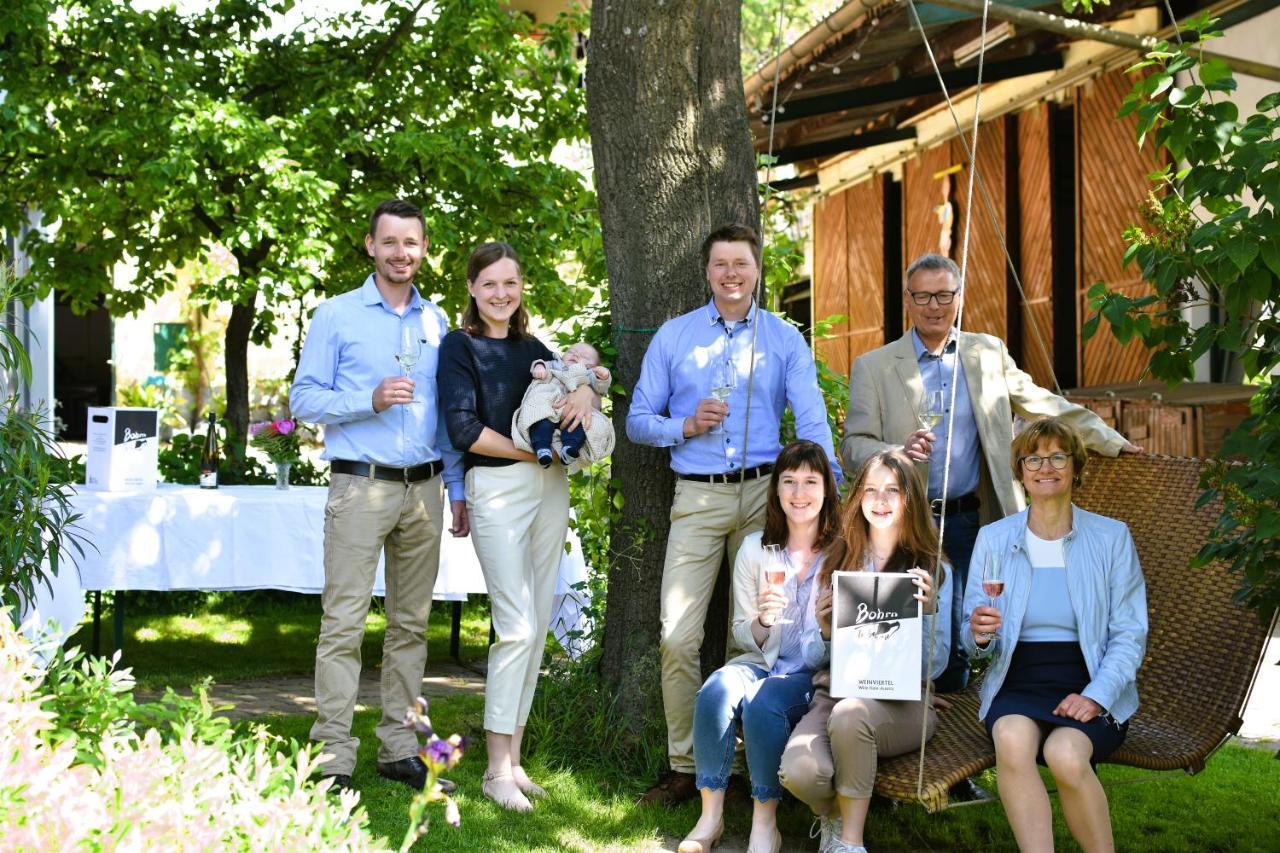 Weingut Bohrn Himmelbett Otel Herrnbaumgarten Dış mekan fotoğraf