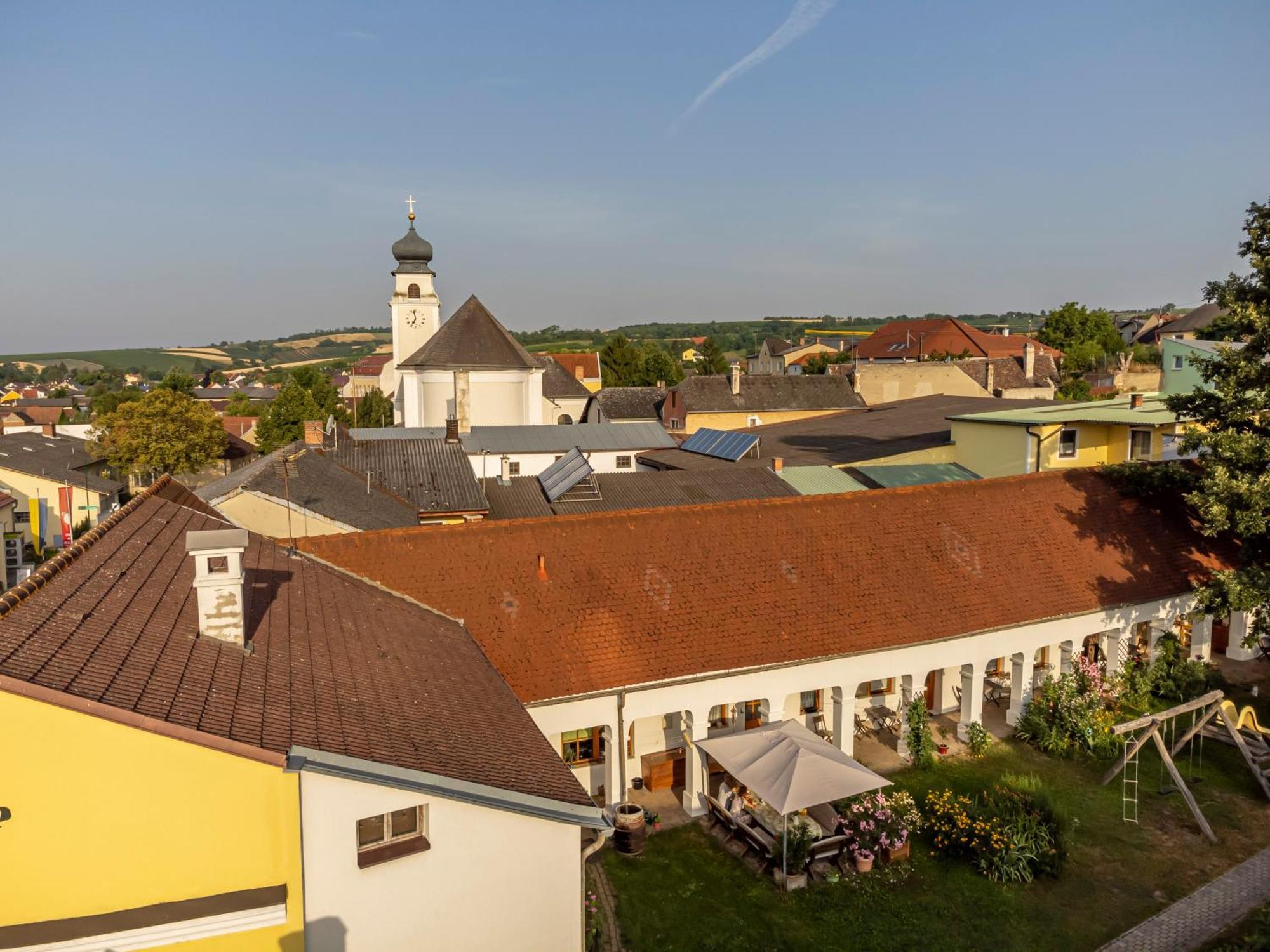 Weingut Bohrn Himmelbett Otel Herrnbaumgarten Dış mekan fotoğraf